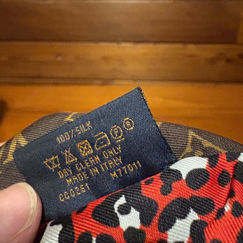 Louis Vuitton Brown and Red Patterned Silk Accessory - Picture 2 of 6